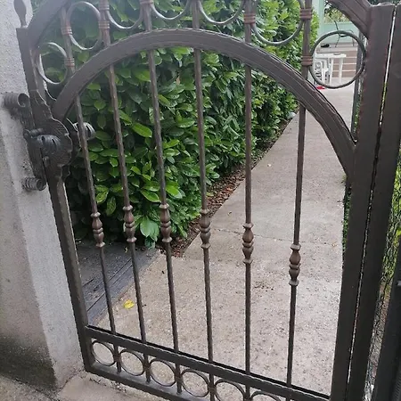 Lägenhet Vacanza Apartment Mostar