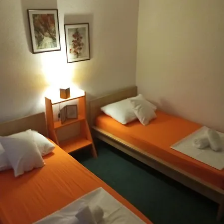 Lägenhet Vacanza Apartment Mostar